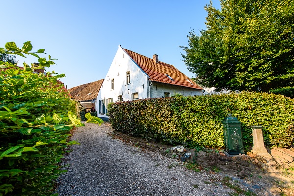 De oprit van Ronkenstein in Reuver
