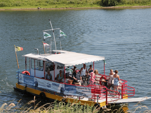 Het pontje brengt je naar België